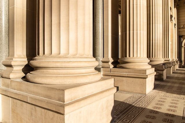 image of a federal building